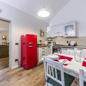 https://maurizio-house.hotelinveneto.com